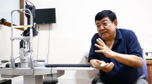 १० लाख डलर राशिको ‘इसा अवार्ड’बाट डा. सन्दुक रुइत सम्मानित हुँदै