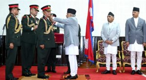 नवनियुक्त प्रधान सेनापतिलाई राष्ट्रपति पौडेलद्वारा महारथीको दर्ज्यानी चिन्ह प्रदान