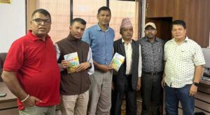 निबन्धकार बोधराज पौडेलको ‘सोकेसको ऐना’ माथि निर्मम चिरफार