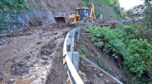 खोटाङ, ओखलढुंगा, सोलुखुम्बु र भोजपुर पुग्न पाँच ओटा जिल्ला घुम्नुपर्ने