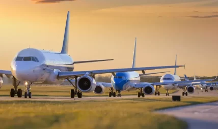 विमान सेवा कम्पनीहरूको मूल्य ५३ अर्ब डलरले घट्यो