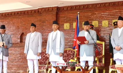 राष्ट्रपति पौडेलद्वारा प्रतिनिधिसभाका ज्येष्ठ सदस्य केसीलाई शपथ