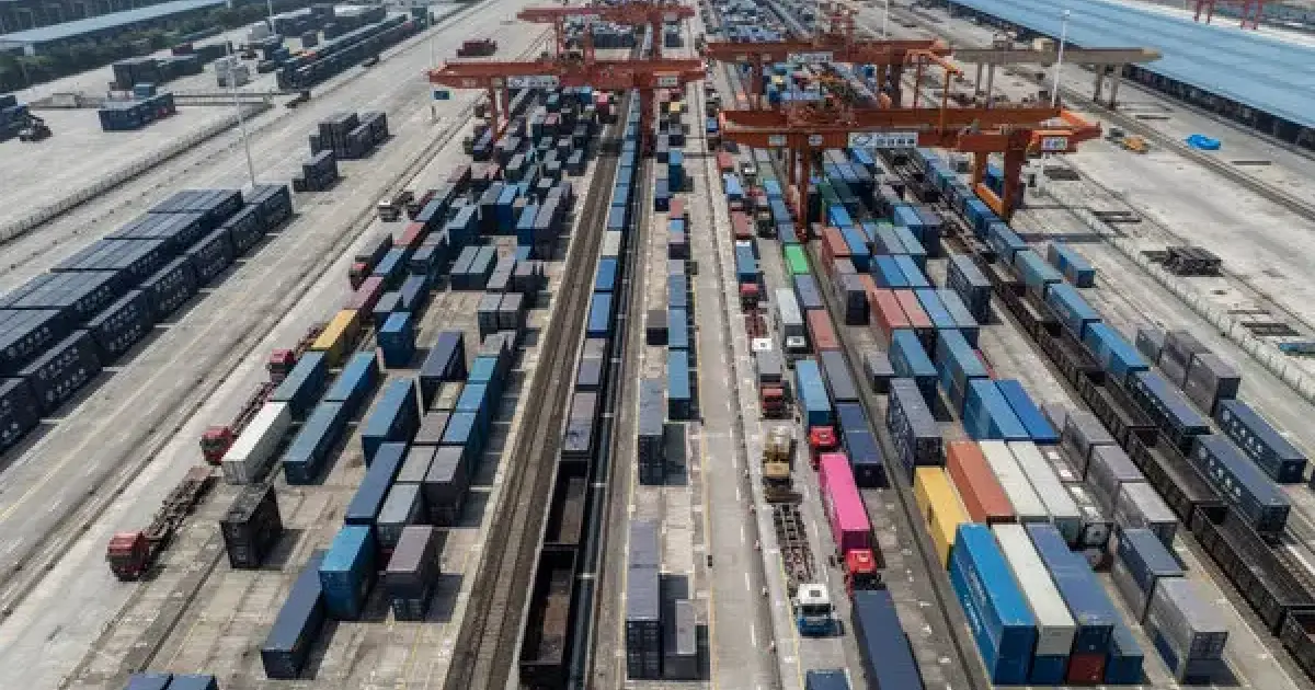 चीनको निर्यात २१.८ प्रतिशतले बढ्यो, अमेरिकातर्फको व्यापार खुम्चिँदा युरोप र आसियानमा आक्रामक बजार विस्तार