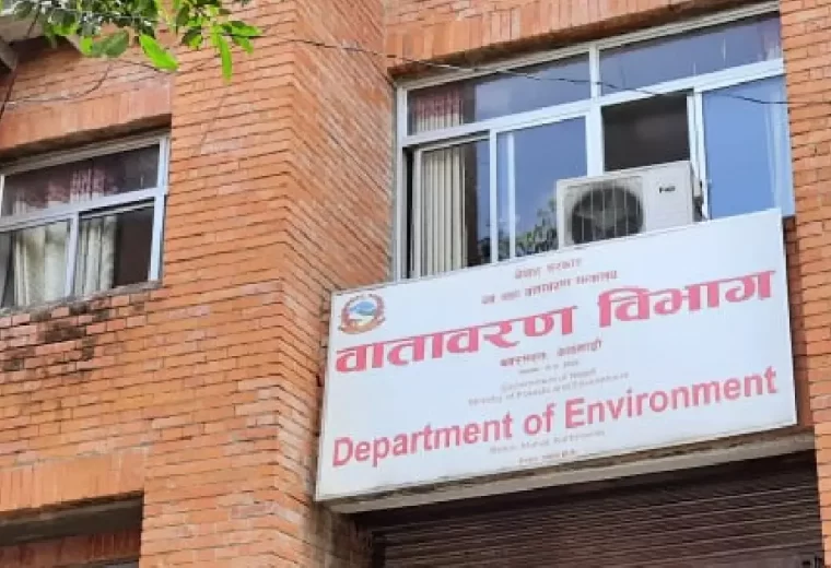 प्रदूषणको ‘रेड जोन’ मा काठमाडौं र तराईका सहर : घरबाहिर निस्किँदा सावधानी अपनाउन अपिल