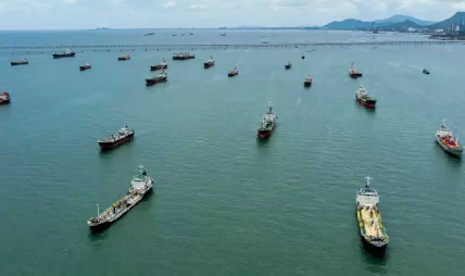 होर्मुज जलमार्गमा सुरक्षा संकट : भारतीय जहाजमाथि गोली प्रहार, विश्व तेल बजार पुनः चिन्तित