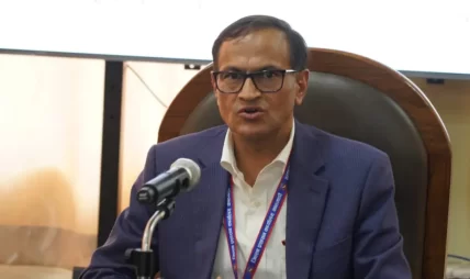 काठमाडौं प्रशासनमा ‘पब्लिक एनाउन्समेन्ट सिस्टम’ सुरु : झ्यालको भीड हट्यो, सेवाग्राहीलाई लाउन्जको सुविधा