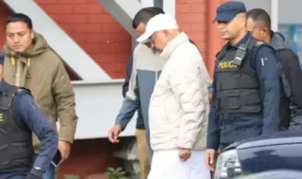 १३ दिनपछि रिहा भए केपी ओली, अस्पतालबाटै पठाइयो घर