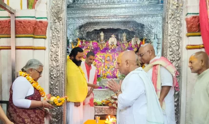 प्रधानमन्त्री सुशीला कार्कीद्वारा जानकी मन्दिरमा पूजाअर्चना