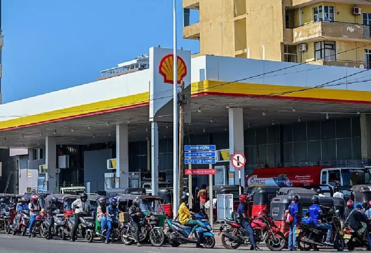 इन्धन संकट चुलिएपछि श्रीलंकामा सरकारी कार्यालय र विद्यालयहरू बुधबार बन्द रहने