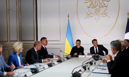 पेरिसमा जेलन्स्की र माक्रोनबीच भेटवार्ता : रुसमाथि प्रतिबन्ध कडा पार्ने रणनीतिमा छलफल