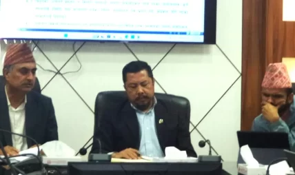 दीर्घकालीन सोच र तथ्यमा आधारित विद्युत नीति ल्याउन मन्त्री विराजभक्त श्रेष्ठको तयारी