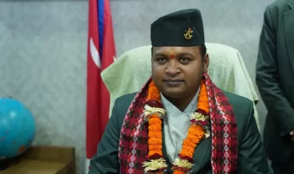 श्रममन्त्री दीपककुमार साह पदमुक्त, पदीय मर्यादा दुरुपयोग गरेको आरोपमा प्रधानमन्त्रीद्वारा बर्खास्त