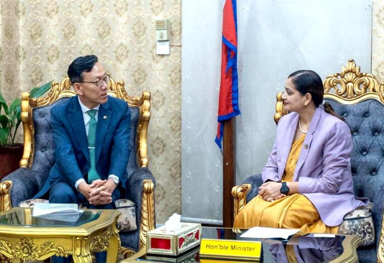 मन्त्री मेहता र राजदूत योङबीच भेट : कोरियामा रहेका नेपालीको स्वास्थ्यमा ध्यान दिन आग्रह