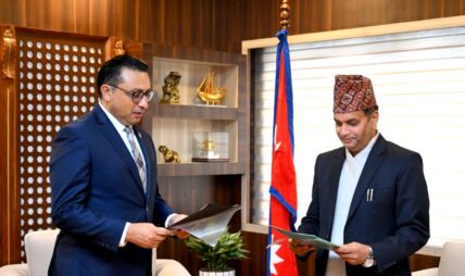 धितोपत्र बोर्डका अध्यक्ष भट्टद्वारा पद तथा गोपनीयताको शपथ