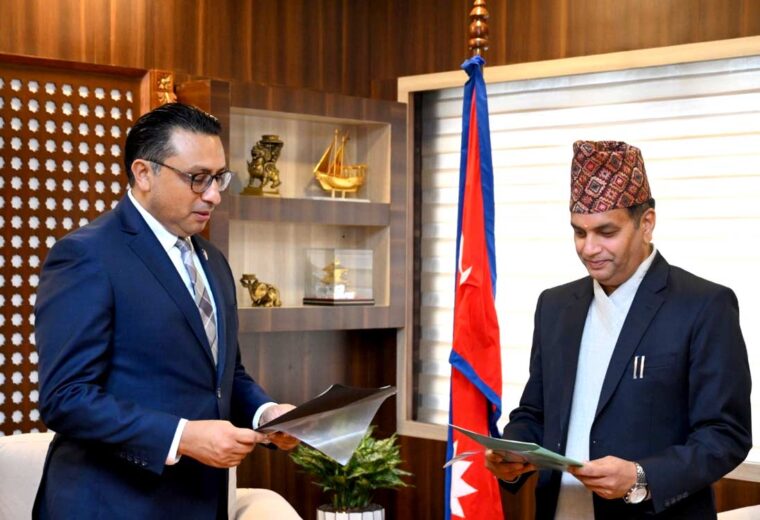 धितोपत्र बोर्डका अध्यक्ष भट्टद्वारा पद तथा गोपनीयताको शपथ