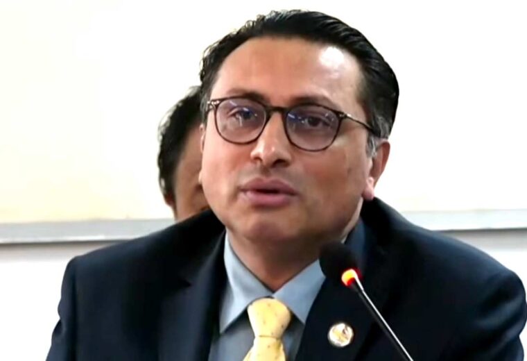 ईभीमा मूल्यका आधारमा भन्सार लाग्ने, विद्युत् व्यापारमा दोहोरो भ्याट नलाग्ने : अर्थमन्त्री वाग्ले
