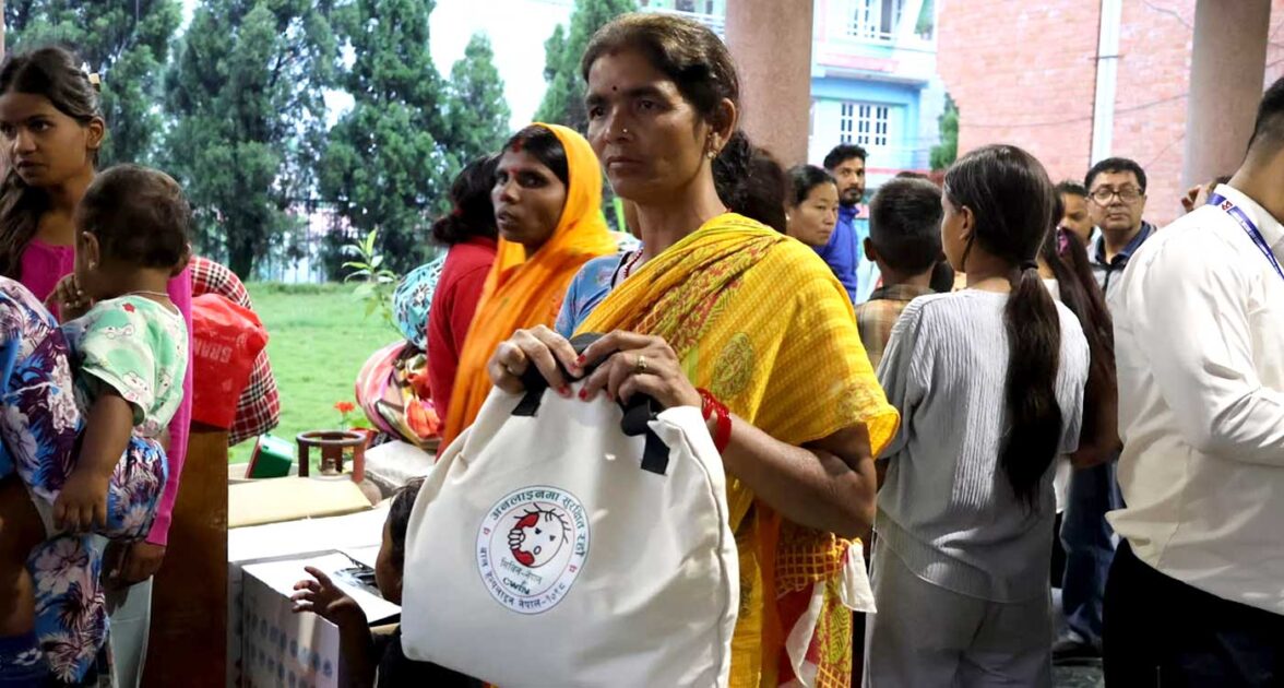 मन्त्री सिता बादीको पहलमा खरीपाटी र बोडे होल्डिङ सेन्टरमा अत्यावश्यक सामग्री वितरण