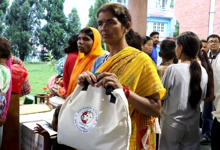 मन्त्री सिता बादीको पहलमा खरीपाटी र बोडे होल्डिङ सेन्टरमा अत्यावश्यक सामग्री वितरण