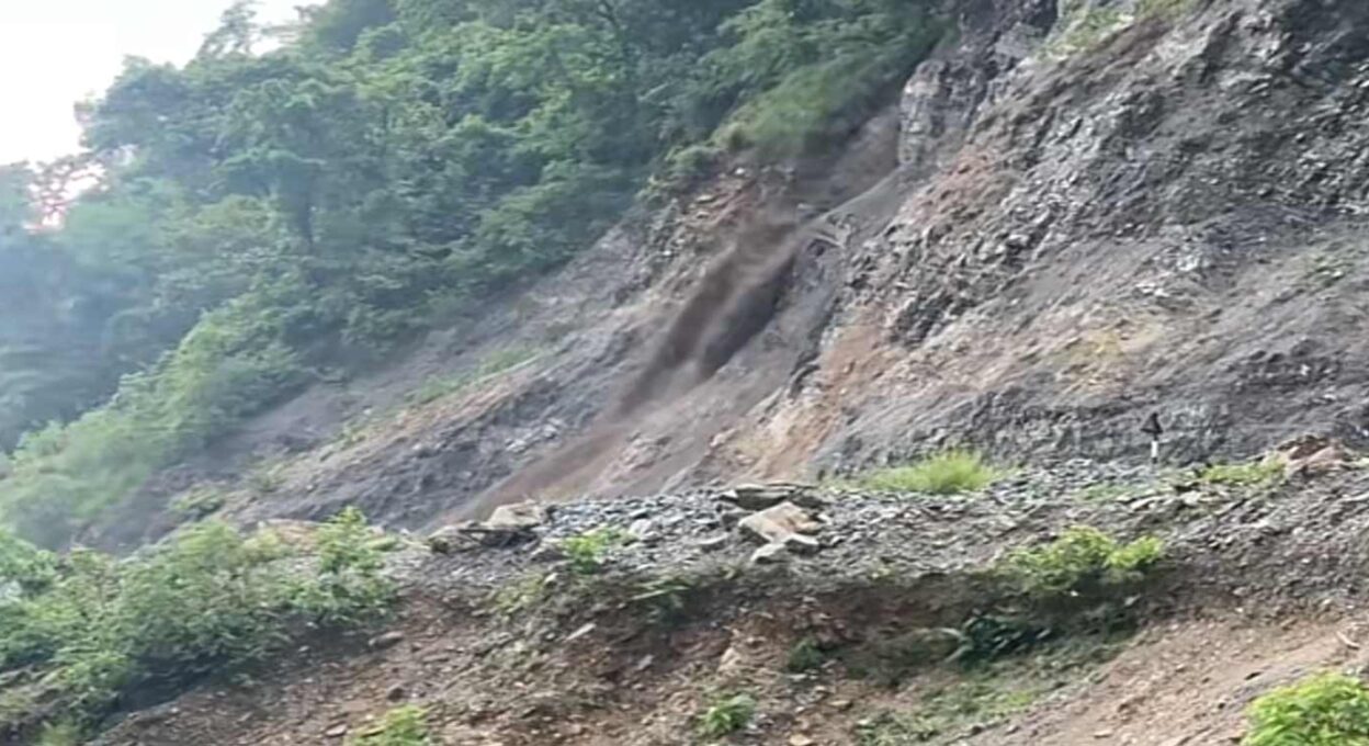 जाजरकोटमा पहिरो : तीन जना बेपत्ता, १० घाइते
