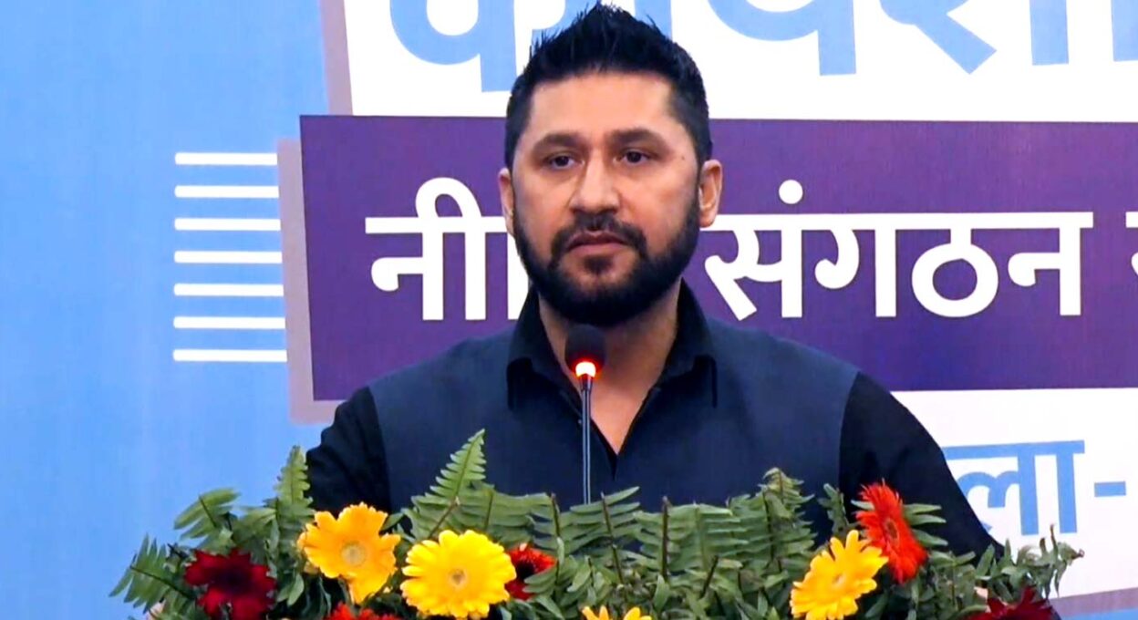 रास्वपाले छुटेका अध्यायहरू फर्केर हेर्नुपर्छ : सभापति लामिछाने