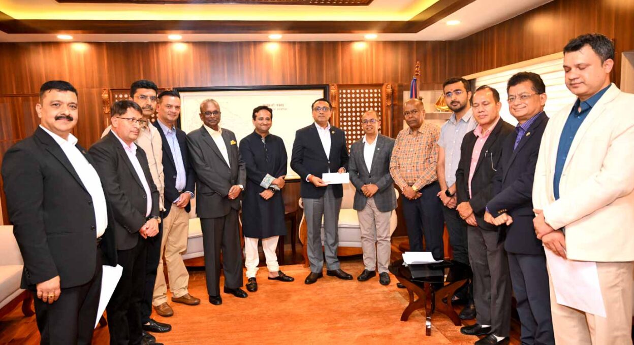 २७ संस्था एवं व्यक्तिले अर्थमन्त्रीमार्फत राहत कोषमा एकैदिन गरे ३८ करोड ५५ लाख सहयोग