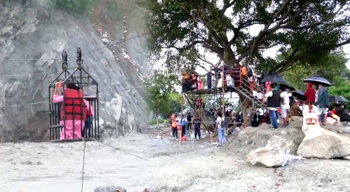 पुलहरू बाढीले बगाएपछि त्रिशूली नदीमाथि जिपलाइन, स्थानीय आशावादी