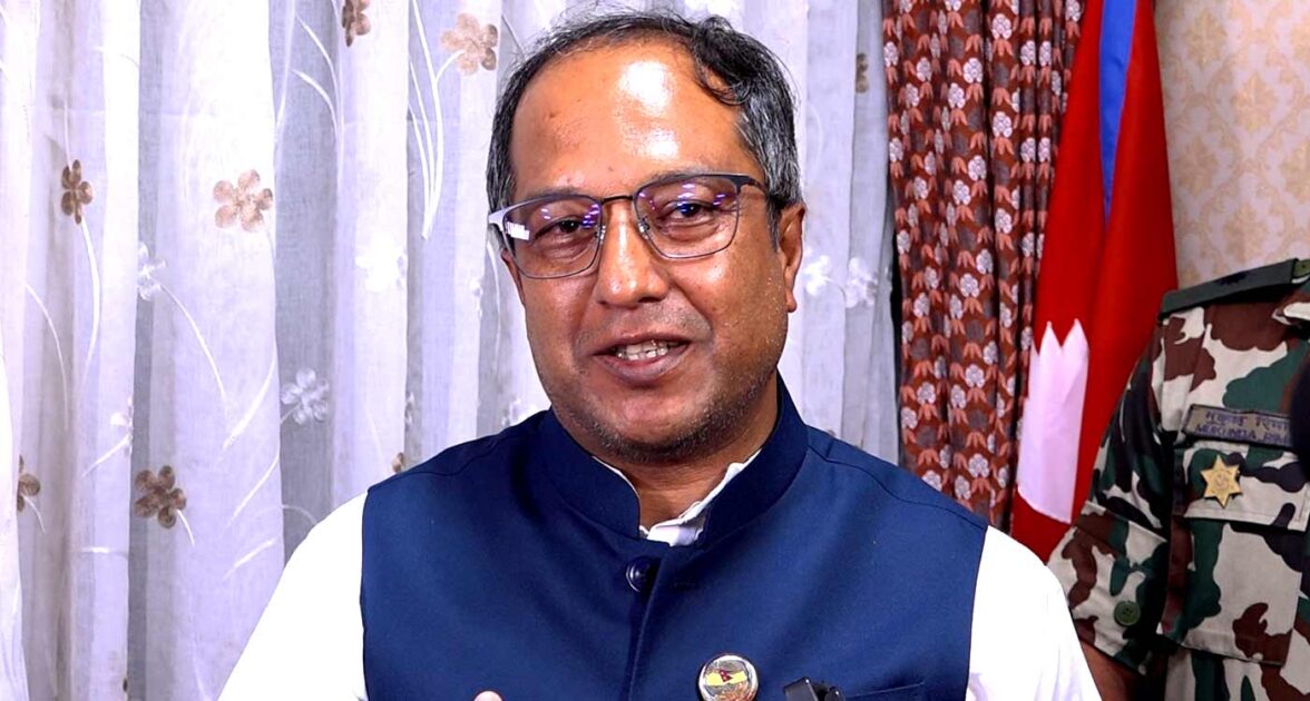 उद्योगमन्त्री दीपककुमार साहद्वारा पदभार ग्रहण