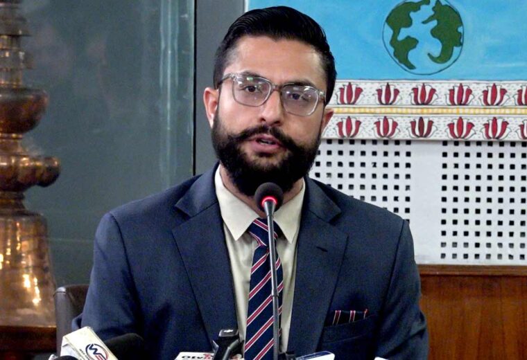 बाढी प्रभावित विद्यार्थीलाई निःशुल्क अध्ययनको व्यवस्था गर्ने शिक्षामन्त्रीको घोषणा