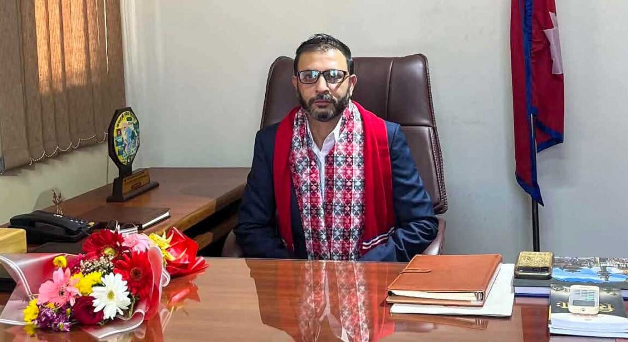चलचित्र विकास बोर्डका नवनियुक्त अध्यक्ष पण्डितद्वारा जिम्मेवारी ग्रहण