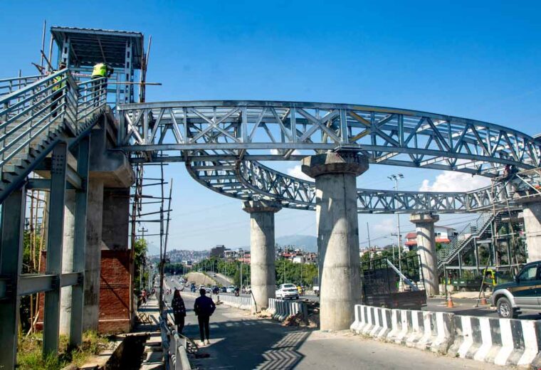 लिफ्टसहितको कुसुन्तीको आकाशे पुल दुई महिनाभित्र सञ्चालनमा आउने