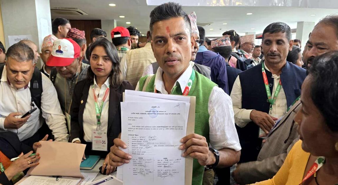युवा नेता शंकर तिवारीले कांग्रेस महामन्त्रीमा दिए उम्मेदवारी